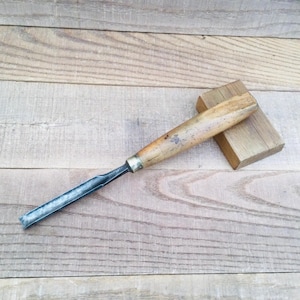 Vintage 1/2 in Ward & Payne Sheffield Incannel Gouge Chisel Boxwood Handle