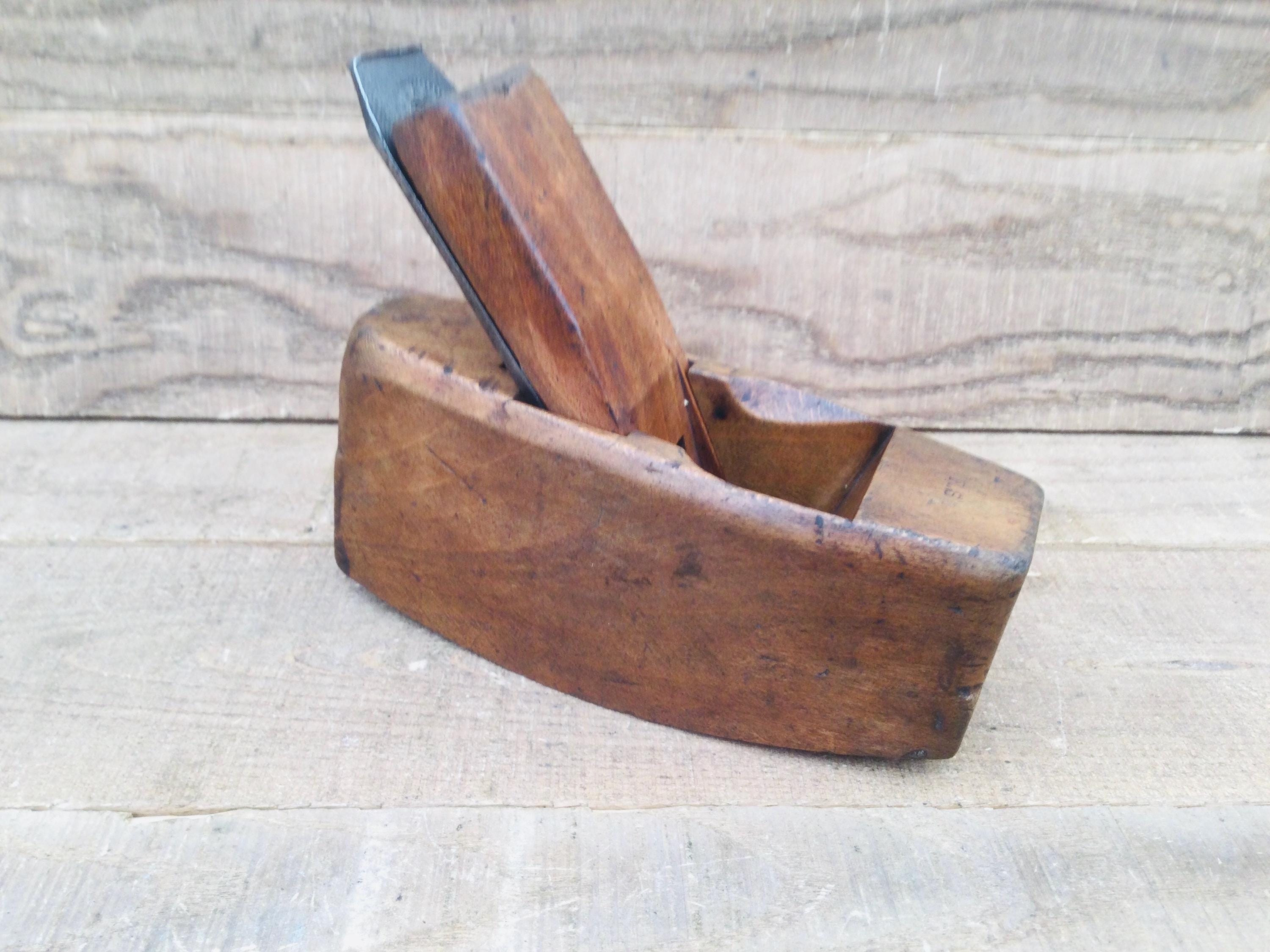 n° 39 Old Tool OUTIL ANCIEN, rabot de Tonnelier