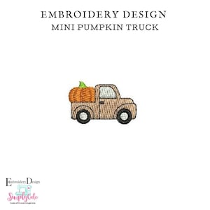 Peut inclure: Broderie représentant un petit camion brun avec une citrouille dans la benne. Le camion a des roues noires et une tige verte sur la citrouille.
