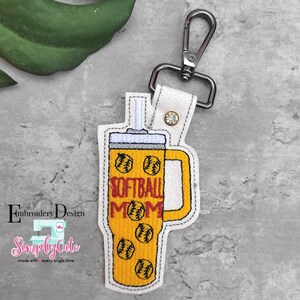 Motifs de broderie maman softball, motifs de broderie ITH, fichiers de broderie maman softball tumbler, languette pression ITH softball, porte-clés dans le cerceau
