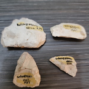 Neolithic flint projectile points, scrapers etc from Windmill hill  near Stonehenge area.