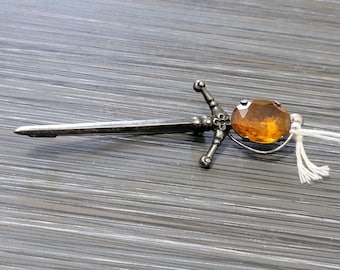 Scottish claymore silver kilt pin