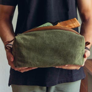Kit Dopp en toile pour lui Trousse de toilette pour homme Cadeau de voyage pour papa Garçon d'honneur Sacs pour proposition de mariage Cadeau de mariage pour lui Organisateur de voyage compact