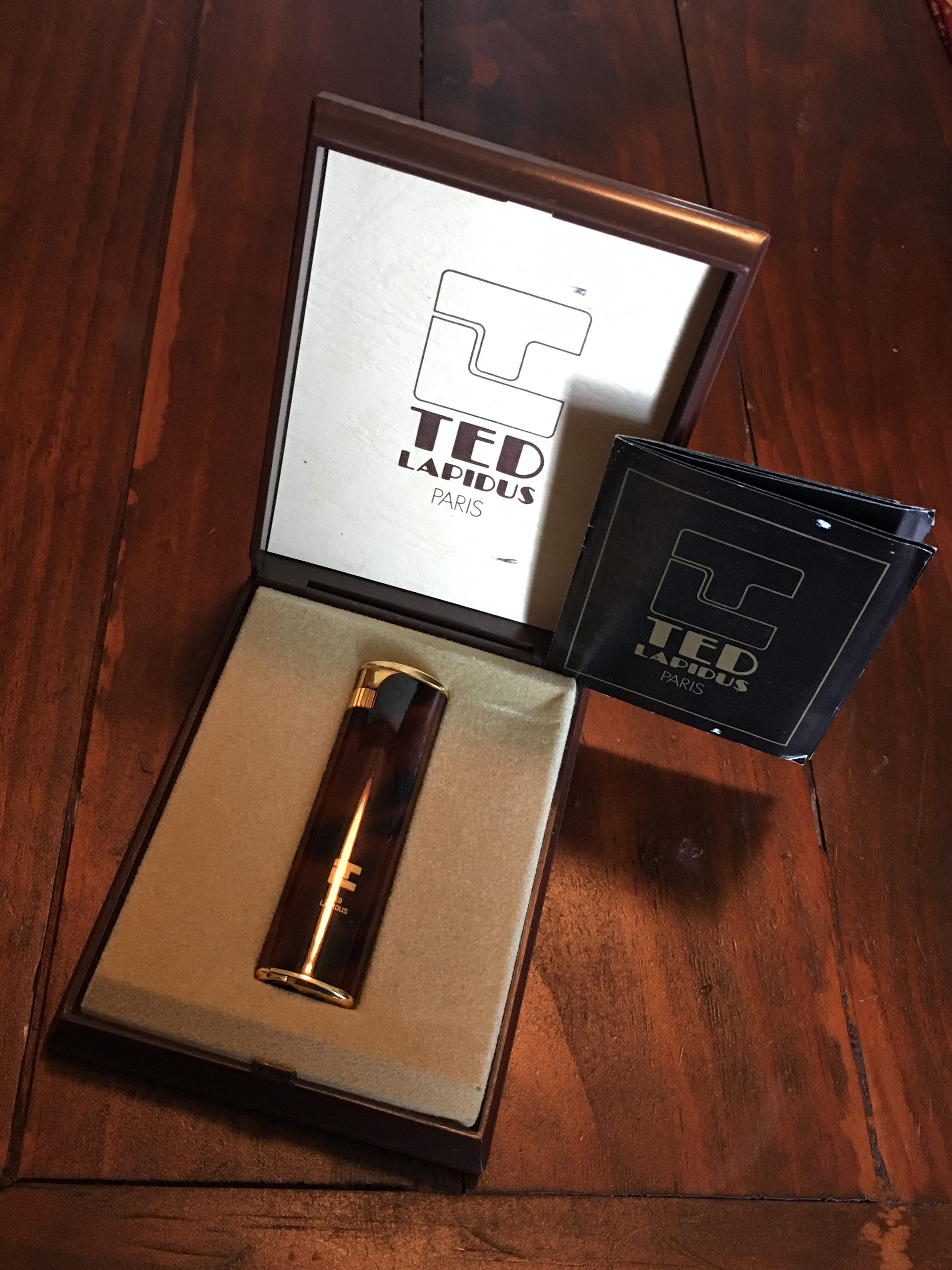 ライター Ted Lapidus の本物のユニークピース、最も象徴的なライター 