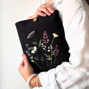 Kindle Case with Wildflower Embroidery – Book Protector Pouch – Gift for Readers – Soft Padded E-Reader Sleeve