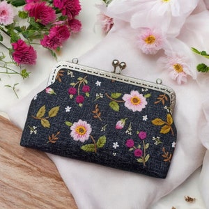 Personalized Hand Embroidered Flower Bag, Linen Wallet with Photo, Handmade Makeup Bag, Bridesmaid Gift, Linen Coin Purse-M054