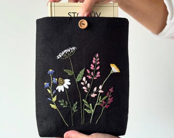 Hand-Embroidered Kindle Sleeve – Floral Padded E-Reader Case – Gift for Book Lovers – Kindle Paperwhite or Oasis Cover