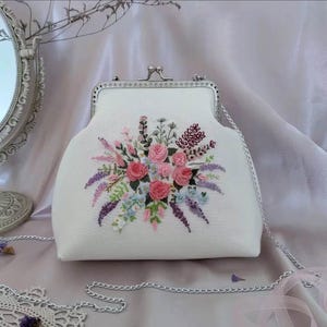 Bolsa de flores bordada a mano personalizada, monedero de lino rosa, bolsa de maquillaje hecha a mano, monedero con foto, monedero de lino, regalo para la madre de la novia