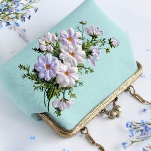 Pastel Embroidered Clutch Bag – Lilac Ribbon Flower Handbag – Vintage-Inspired Evening Purse – Personalized Handmade Gift for Women