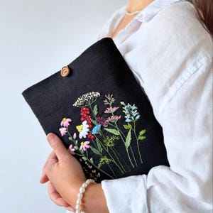 Floral Linen Kindle Cover – Handmade Kindle Case with Padding – Bookish Gift – Fits Kindle Paperwhite, Oasis, or E-Readers