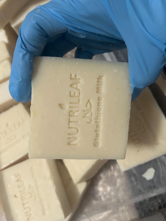 Glutathione Milk Soap(soap designs varies on soap molder’s  availability)scented with essential oils not fragrance(colors may varies)
