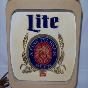 Miller Lite Vintage Beer Lighted Bar/Pub Advertisement Wall Sign ~ Nice Display Piece !