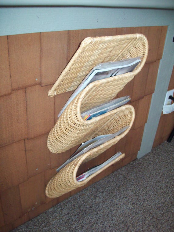 Porte-revues Mural En Rotin Italien – 1970, Vague, Vintage, Made In Italy, T.O.P.
