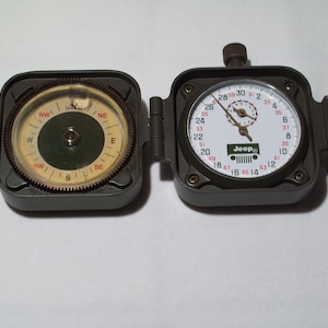 2004 Jeep Grand Cherokee Vintage Windup Military Compass and Stopwatch ~ Working Condition !