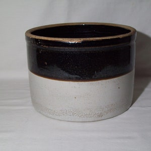 Antique ~ Two Tone Stoneware Crock ~ Nice Primitive One Gallon Crock ~ Displays Well !