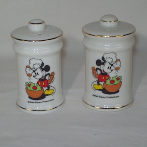 Conjunto de saleiro e pimenteiro vintage Walt Disney Productions Chef Mickey Mouse Japão