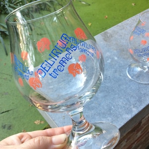 Vintage Style Delerium Tremens Pink Elphant Beer Pint Glass, 16oz Vintage Style Delerium Tremens Pink Elphant Beer Pint Glass, 16oz