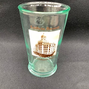 1 zabytkowy przedmiot kolekcjonerski szkła Bacardi, szkło Edificio Bacardi, kolekcja Bacardi, kolekcjoner Bacardi