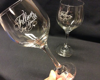 2 vintage schwarze Filliers Dry Gin 28 Glasur auf Wasser, glaswerk