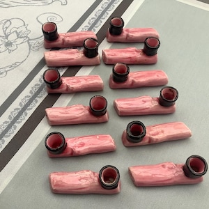 12 soportes para cuchillos de cerámica vintage de color rosa que pueden contener una flor, ideales para la mesa principal, en caja de cartón original, años 50