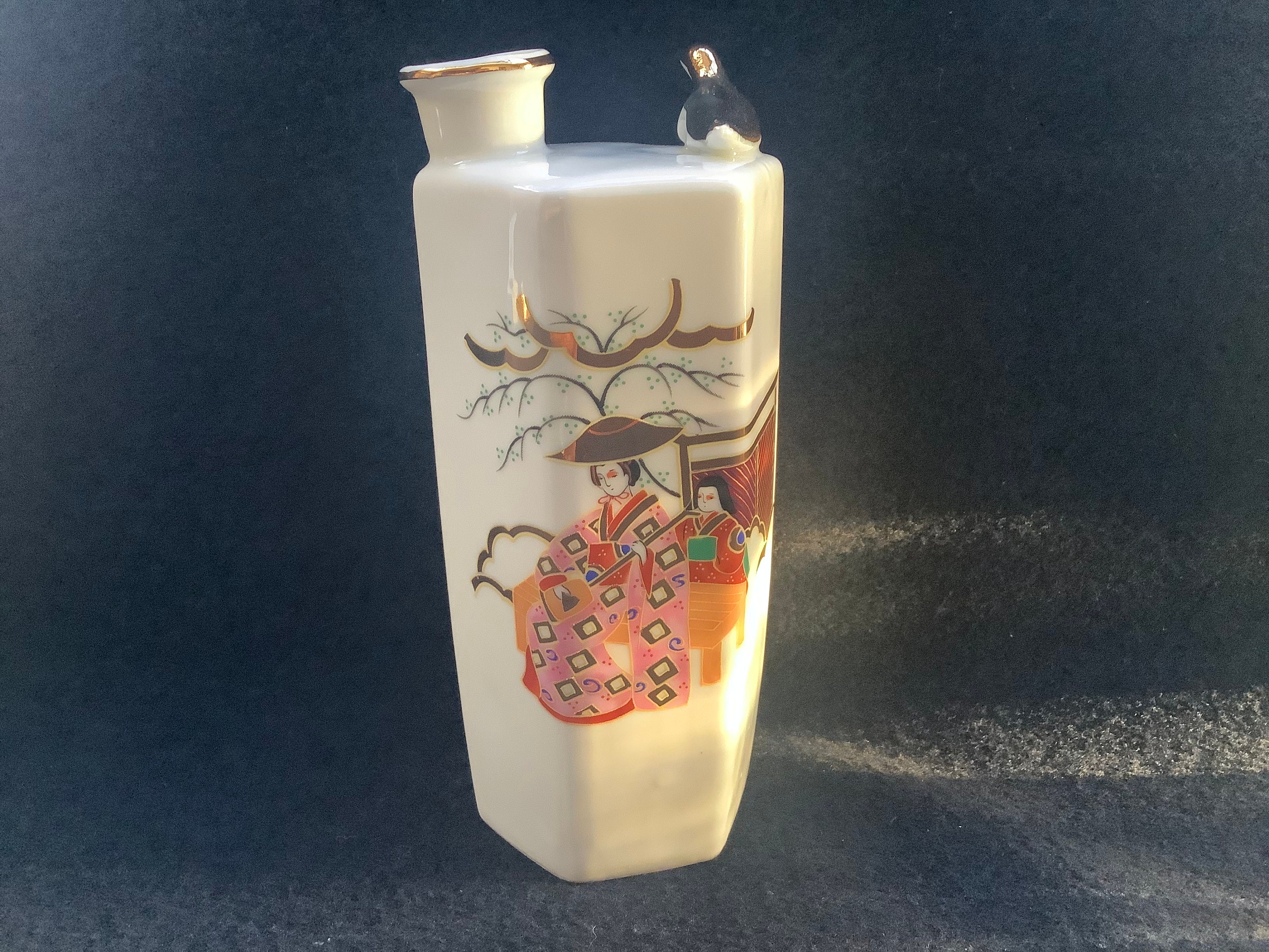 【古酒】bird bottle Suntory Old Whisky Bird Bottle - Lot 168843 - Buy/Sell