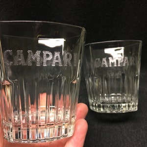 カンパリの広告が刻まれたヴィンテージ カンパリ グラス 2 個、カンパリ タンブラー、カンパリ カクテル
