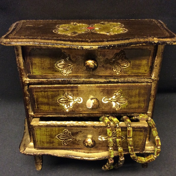 Vintage 70s handmade Florentine wooden jewelry box as a tiny dresser (portagioie) with three pull out drawers. Handmade in Italy
