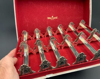CAILAR BAYARD 12 COUTEAUX A ENTREMET STYLE EMPIRE METAL