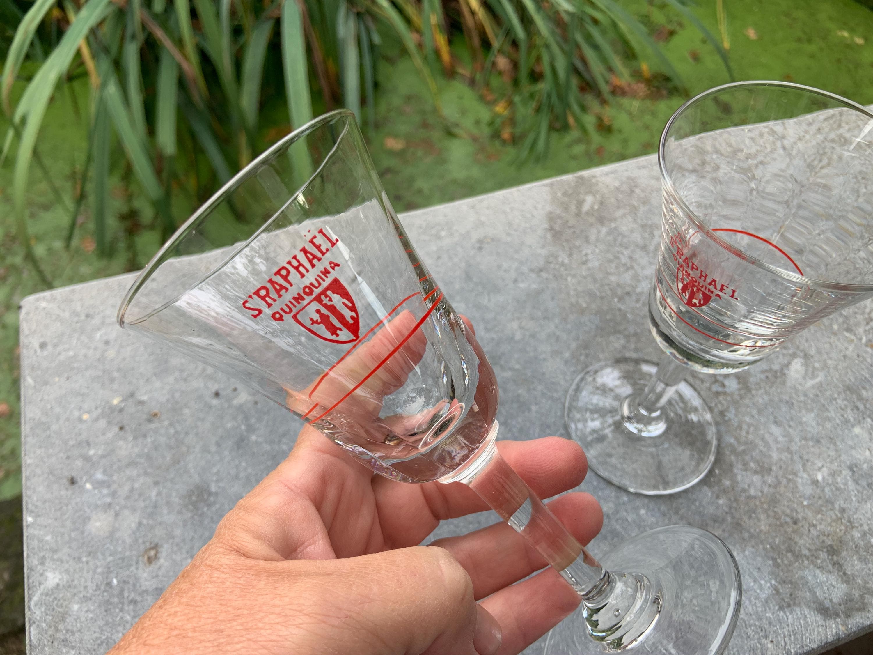 ANCIENNE BOÎTE POUR jeu de carte, St Raphaël, Quinquina, vintage EUR 19,00 - FR
