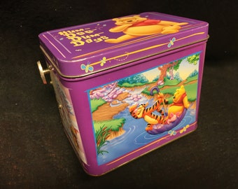Vintage Winny De Pooh Disney Spieluhrdose mit originalem Filmmusik-Thema, Spieluhr-Keksdose Hum-Dee-Dum Days