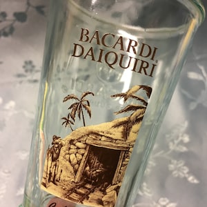 Zabytkowa szklanka Bacardi, kolekcjonerska, szklanka do koktajli Daiquiri, kolekcja Bacardi, kolekcjoner Bacardi, szklanka do koktajli Bacardi