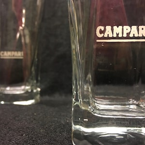 2 vintage Campari longdrinkglazen, met witte Campari-advertentie opschrift