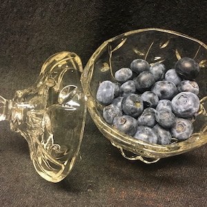 vintage ronde glazen pot, houder voor het bewaren van snoep of jam, jam, honing, suiker met deksel....