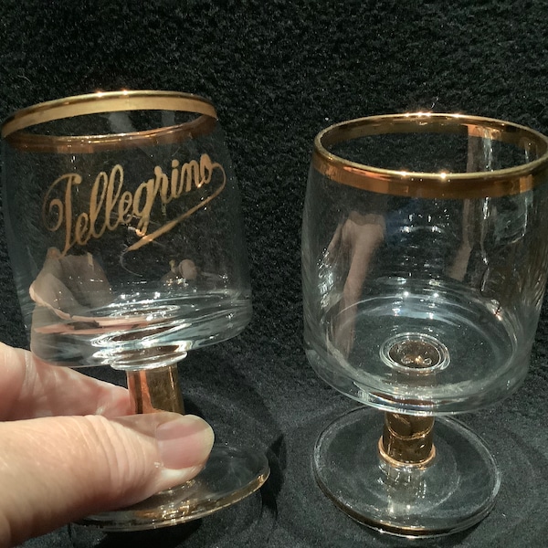 2 seltene Vintage-Pellegrino-Gläser, mit goldenem Rand, goldenen Buchstaben und goldenem Fuß, für eine Portion Marsala