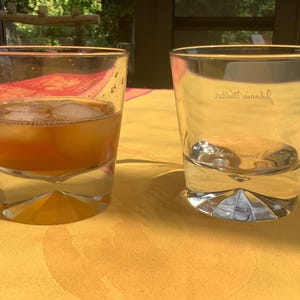 Set of 2 beautiful Johnnie Walker Whiskey Tumbler glasses of the diamond serie