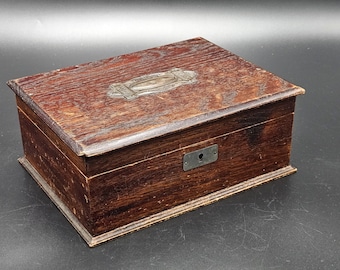 Vintage Old French 1900 Antique Wood Box With Decorativ Metallic