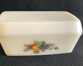 Vintage Arcopal butter dish Fruits de France, made in vintage opal glass from the 70s.