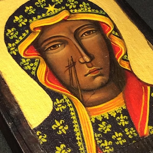 Vintage smal icon of Our Lady of Czestochowa, Częstochowa, black Madonna, painted by hand, signed, on wood base.