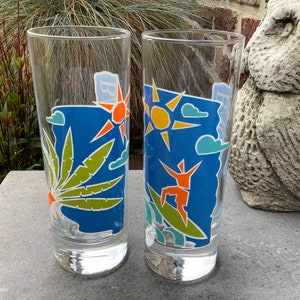 2 vintage Bacardi rum longdrinkglazen, Bacardi, surfer en palmboom, bacardi blauw logoglas, Bacardi coca-colaglas