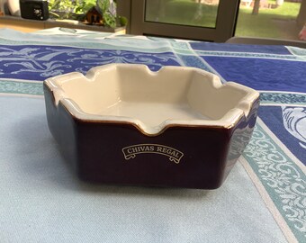 Raro posacenere Chivas Regal color bordeaux, con scritte dorate, HCW Prompots