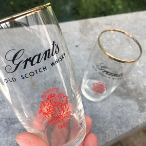 2 copas altas vintage de vidrio para whisky escocés antiguo de Grant, con emblema Glenfiddish en borde rojo y dorado