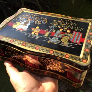Vintage oriental square Biscuit Tin Box, tea tin, with  lid, Japanese, oriental, chinese, asian patterns /   Made in England