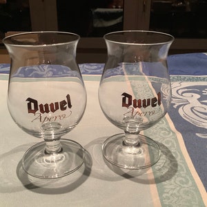 2 vintage Duvel aperitiefglazen (16,5 cl/5,58 oz) van brouwerij Moortgat, met het gouden Duvel-logo, tulpenglas, Belgisch bier, België