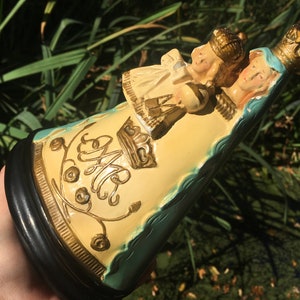 Piękna gipsowa, kredowa figura Madonny z Dzieciątkiem Jezus Piękne ciepłe kolory. Matka Boska, Matka Boska z Dzieciątkiem Jezus