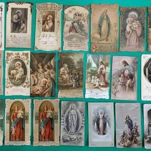 Lot 21 belles images pieuses anciennes de 1905 à 1950, certaines en souvenir de la Première Communion, d'autres avec des oraisons et prières au dos