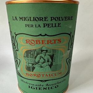 Può includere: Scatola di polvere Roberts Borotalcum vintage, verde e oro. La scatola presenta testo in italiano, tra cui "LA MIGLIORE POLVERE PER LA PELLE" e "BOROTALCUM". L'etichetta include un'illustrazione di una donna e un bambino. Il coperchio è bianco e il bordo è dorato.