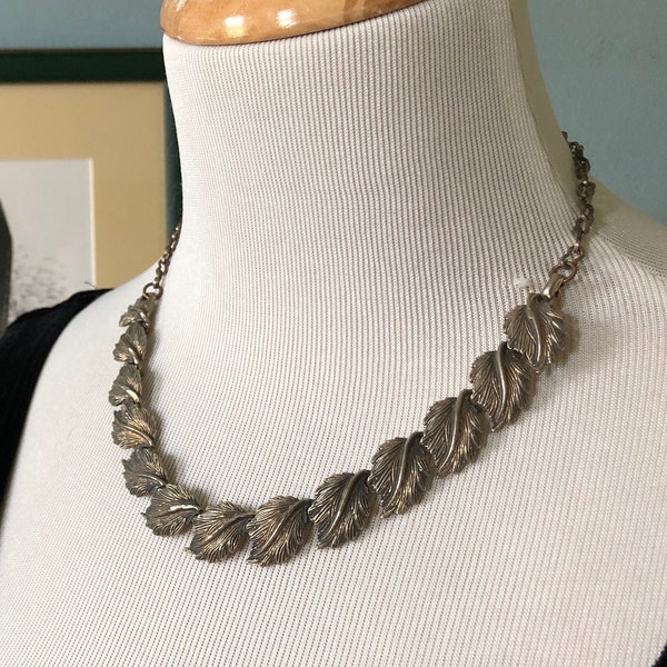 Vintage Silver-Tone Leaf Panel Necklace