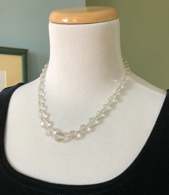 Vintage Graduated Glass Bead Necklace - image 3