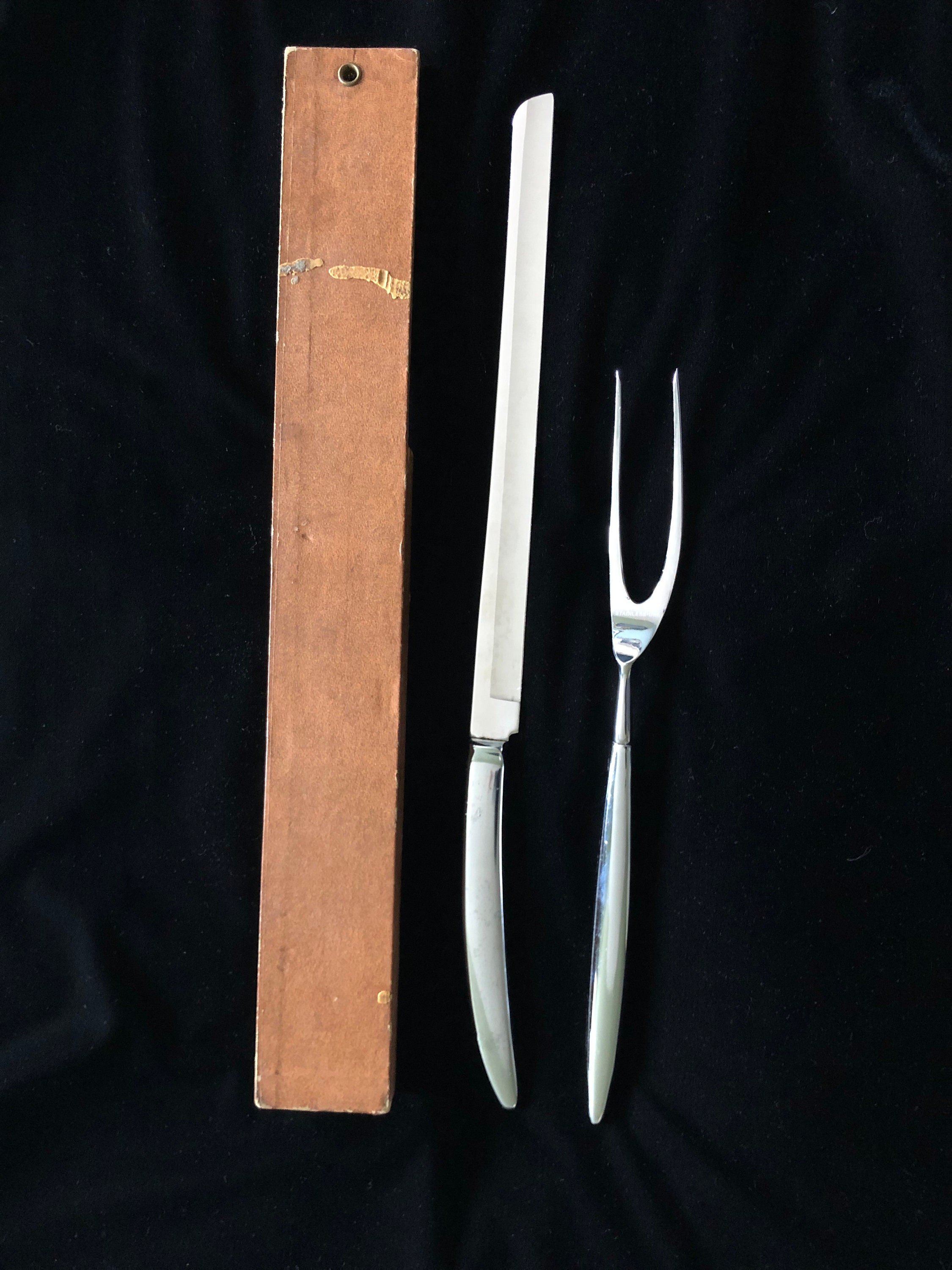 Chas D Briddell Carvel Hall Carving Set With Wall Mounted Knife Holder