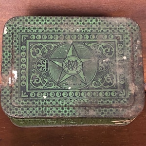 Ginna & Co. N.Y. Metal Box with Lid